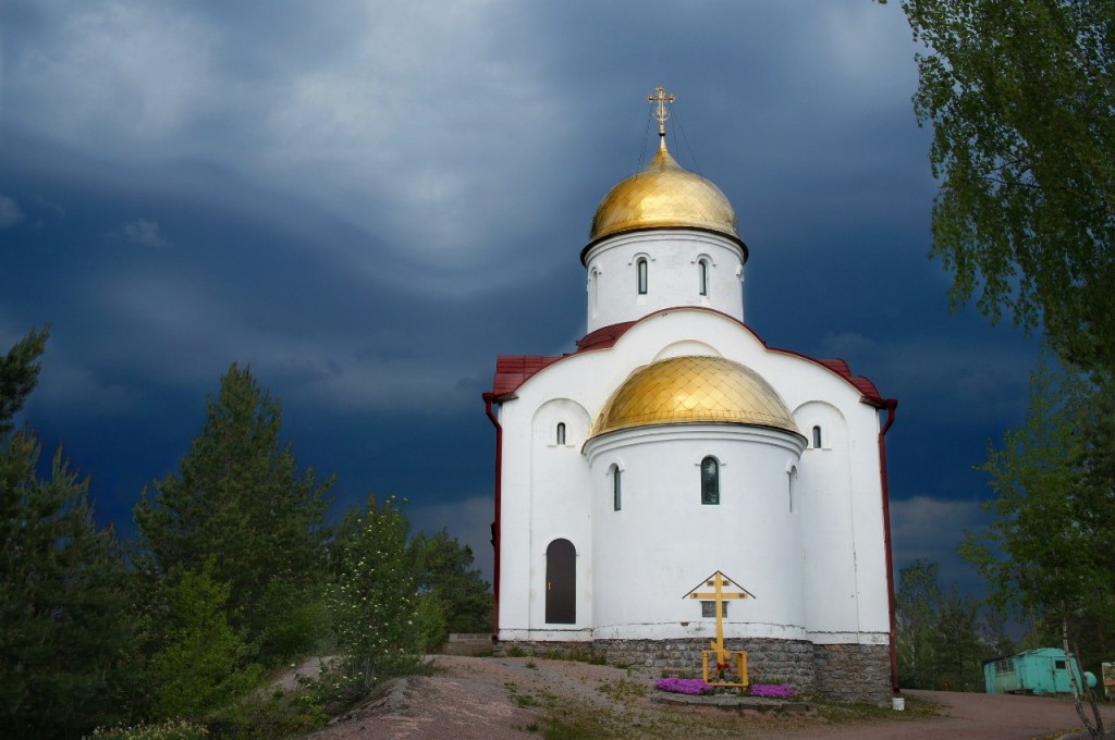 Храм во имя великомученика победоносца. Храм Святого великомученика Георгия Победоносца Ложголово. Церковь Георгия Победоносца Ленинградская область. Снежногорск храм Георгия Победоносца. Волжский храм Георгия Победоносца.